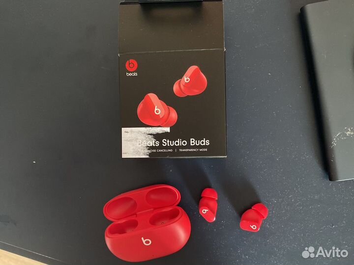 Наушники Beats Studio Buds