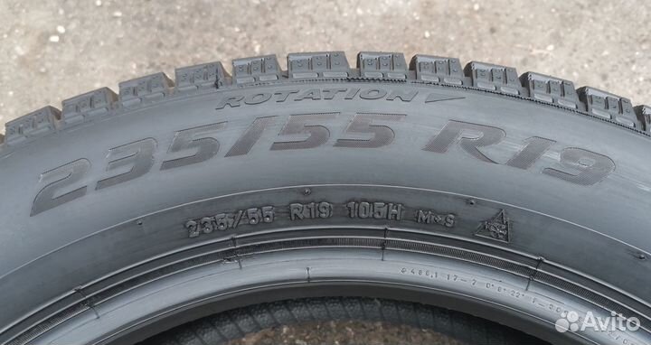 Pirelli Winter Ice Zero 235/55 R19