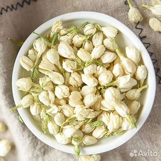 Цветы жасмина