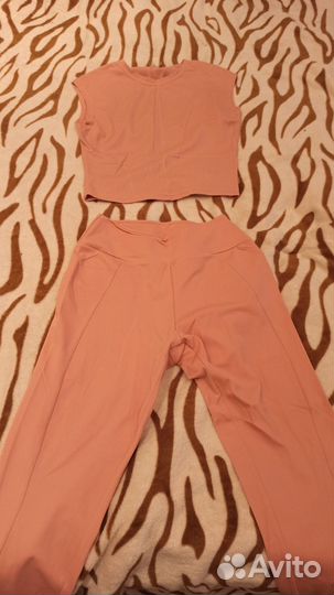 Костюм для йоги и фитнеса