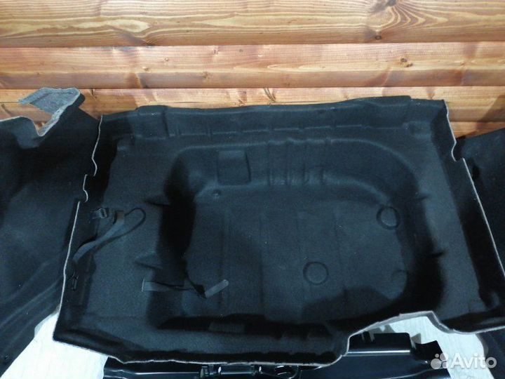 Обшивка багажника Mercedes W213 2.0D 2017