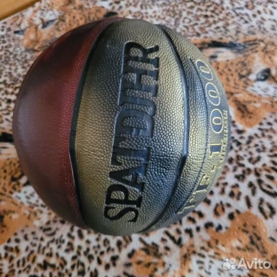 Баскетбольный мяч