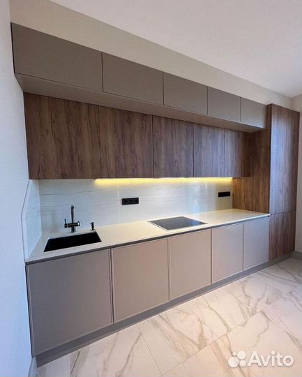 Кухонный гарнитур под заказ. Уугловой гарнитур