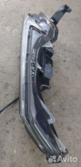 Лексус NX 200T,2014 г.в. левый поворотный фонарь