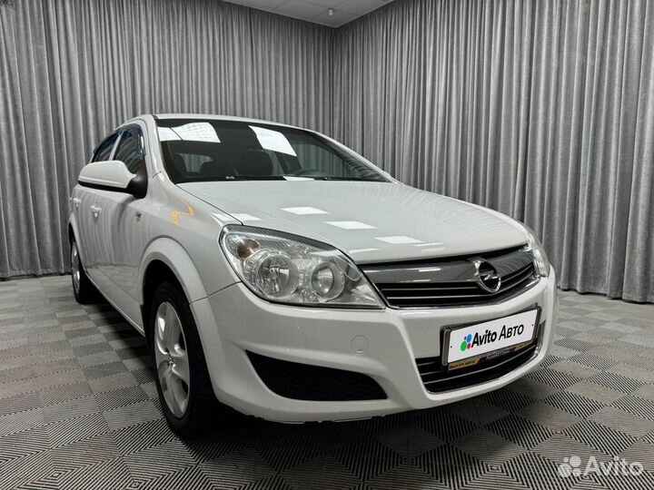 Opel Astra 1.6 МТ, 2014, 221 823 км