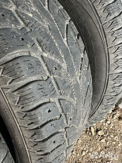 Cooper Weather-Master WSC 235/7 R16