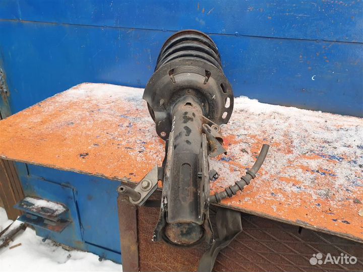 Стойка передняя левая Ford Mondeo 5 2014-2019