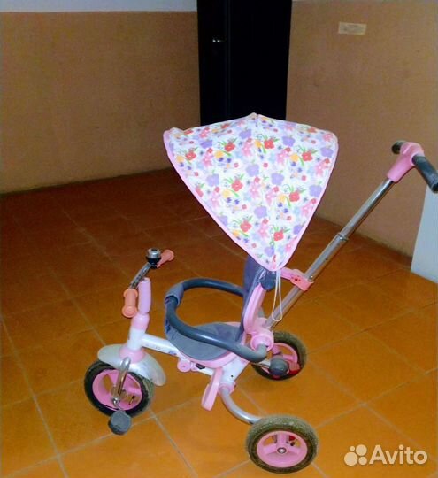 Детский велосипед с ручкой