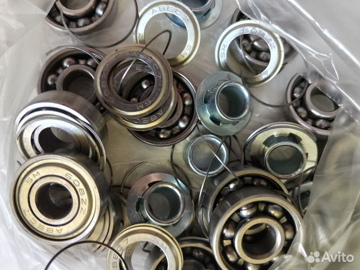 Колеса, подшипники, и шнурки для роликовых коньков