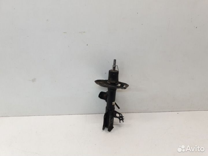 Амортизатор передний правый Toyota Camry V70 2018