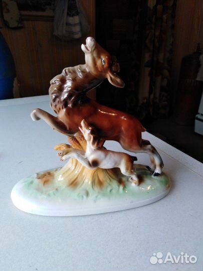 Статуэтка олень и собака, Германия