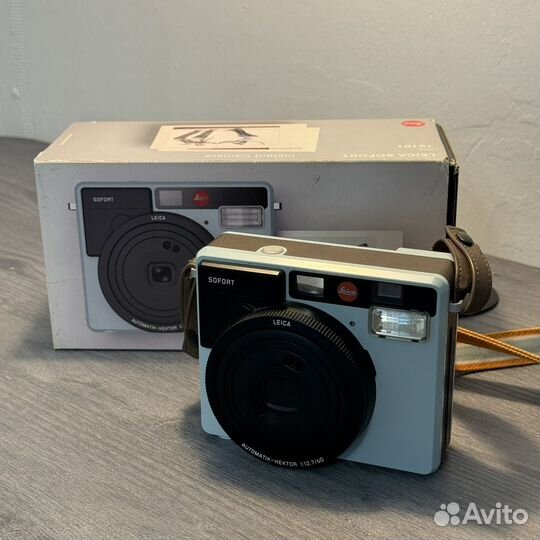 Фотоаппарат моментальной печати Leica Sofort