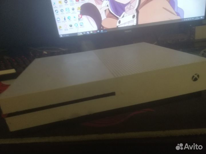 Xbox one s 775gb + геймпад