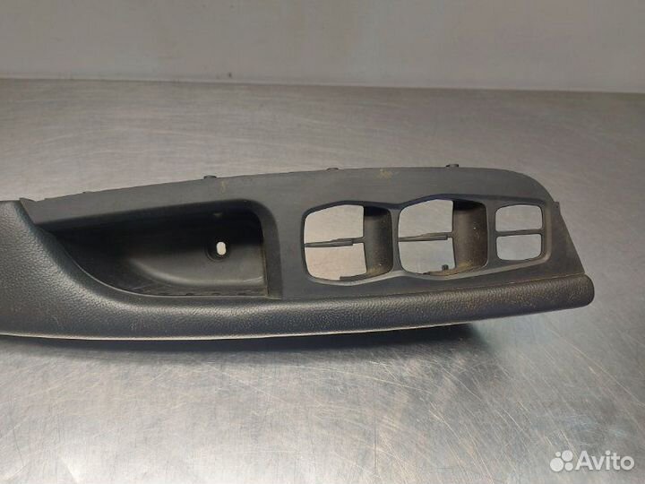 Подлокотник передний левый Hyundai Santa Fe 3 DM