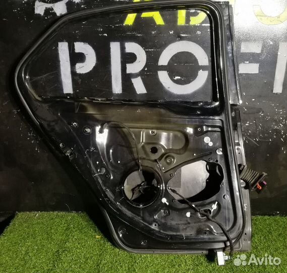 Дверь задняя левая Volkswagen Jetta голое железо