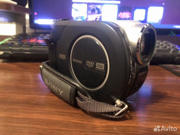 Цифровая видеокамера Sony DCR-DVD 308