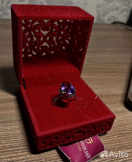 Бриллиантовое кольцо с аметистом
