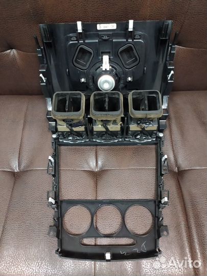 Рамка окантовка панель накладка магнитол Mazda cx