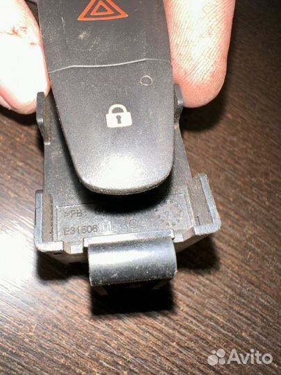 Кнопка аварийной сигнализации Renault Logan 2 2