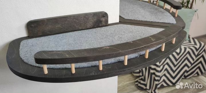 Полка-лежанка настенная для котов