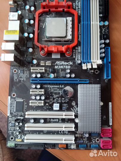 Материнская плата с процессором и памятью