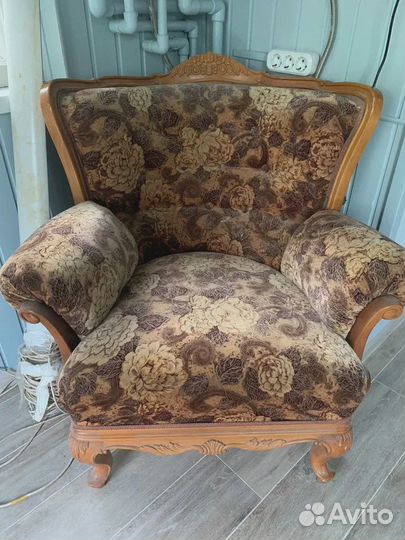 Перетяжка мебели Реутов, обивка дивана, кресла