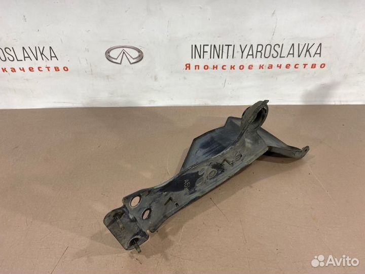 Крепление подрамника заднее левое Infiniti G35 G25