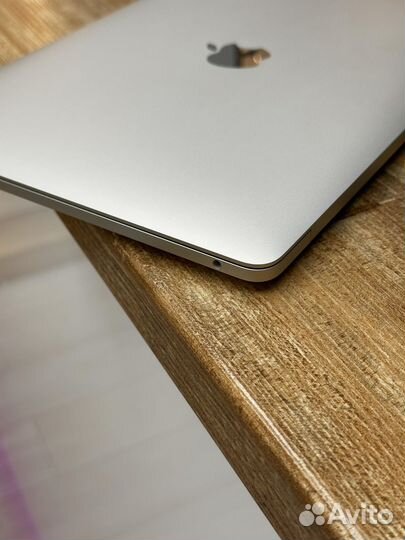 MacBook Pro M1 8/256Gb Silver