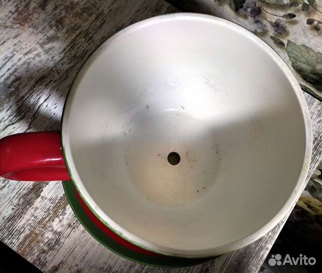 Большой цветочный горшок