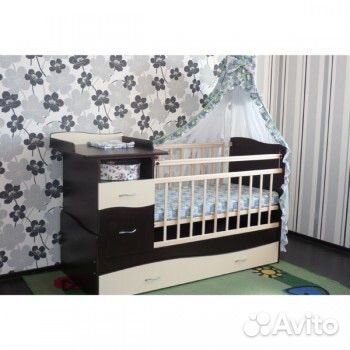 Детская кроватка с маятником и пеленальным комодом