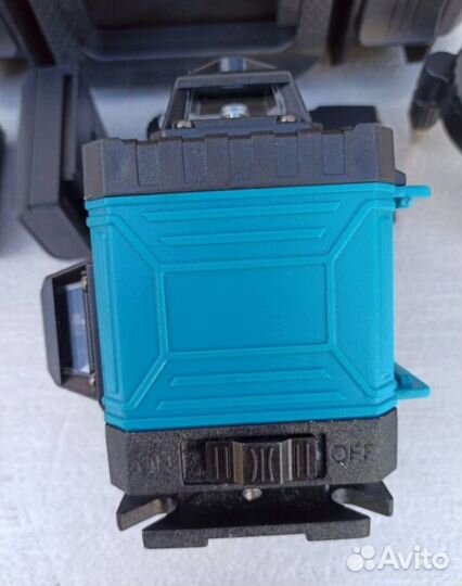 Аккумуляторный лазерный уровень Makita 4D (Арт.282