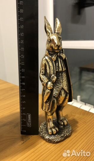 Фигурка. Статуэтка. Заяц во фраке