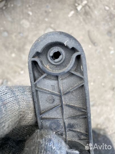 Ручка стеклоподьемника Рено 8200673745