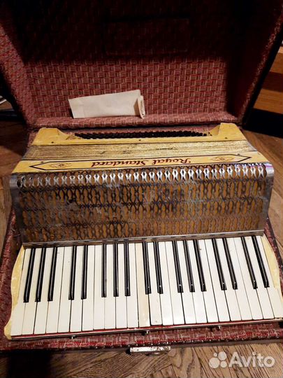Аккордеон royal standard (трофейный)