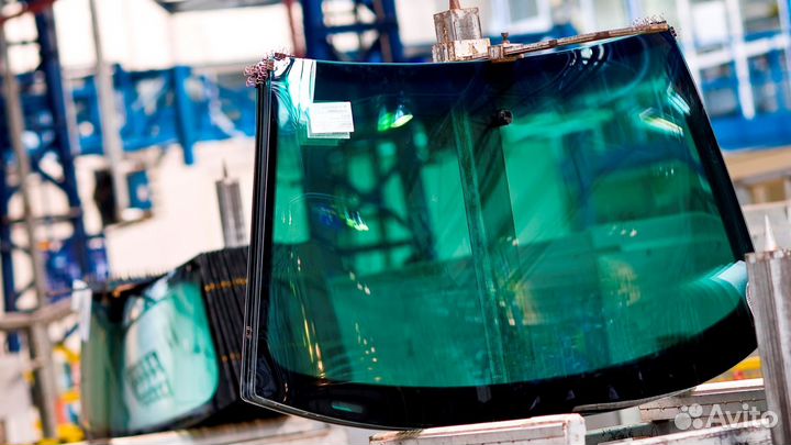 Стекло лобовое Saturn Vue I 5D Suv