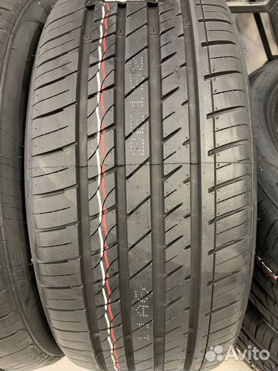 Arivo Ultra ARZ5 235/35 R19 и 265/30 R19 93W