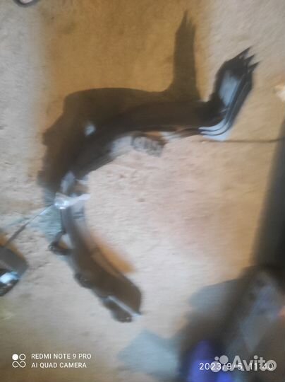 Передний левый подкрылок Киа Рио 3