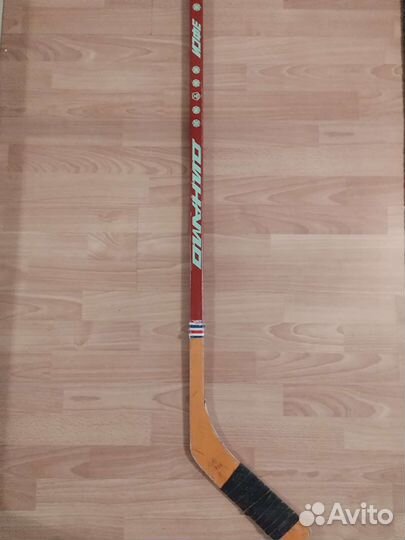 Клюшка хоккейная