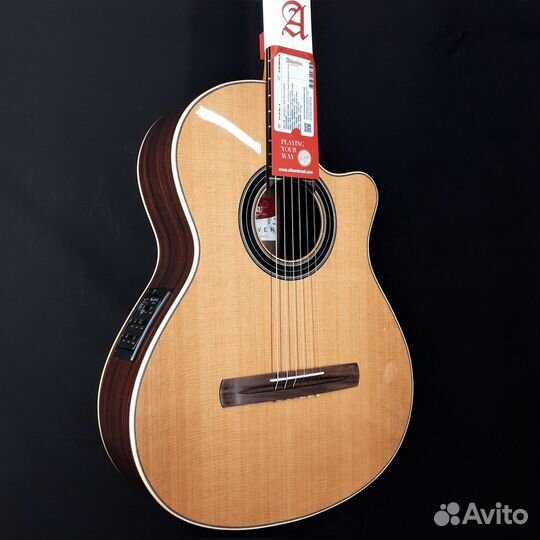 Классическая гитара Alhambra + Аксессуары