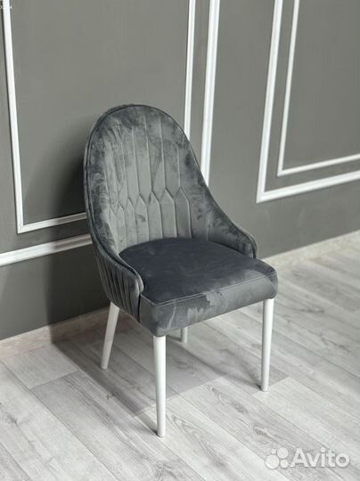 Стол и стулья в гостиную.Оплата при получении