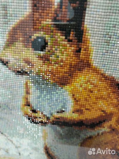 Картина с белой мозаика