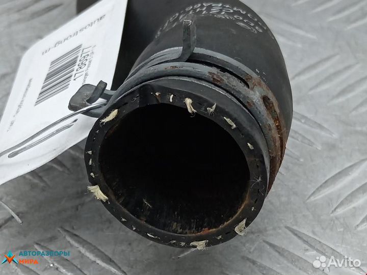 Патрубок радиатора Volkswagen Passat B5 2001