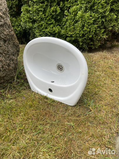 Раковина с сифоном