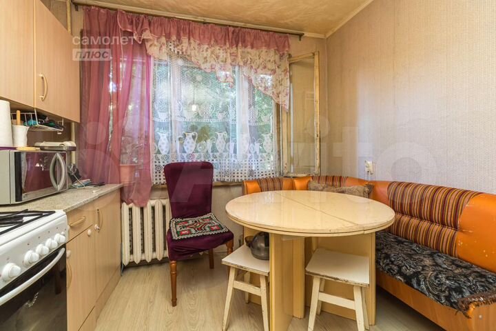 4-к. квартира, 80 м², 1/9 эт.