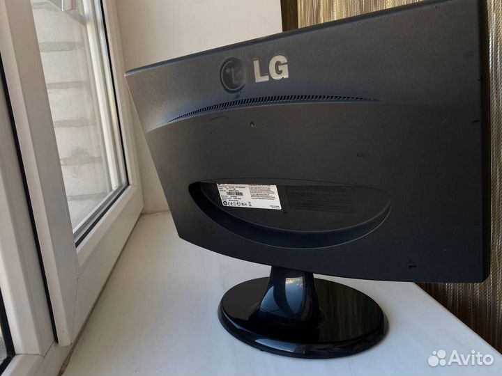Монитор LG