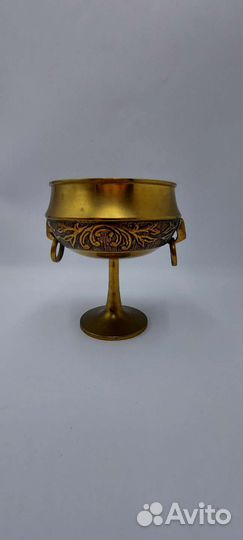 Антикварная бронзовая конфетница на ножке