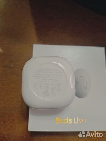 Samsung Galaxy buds live