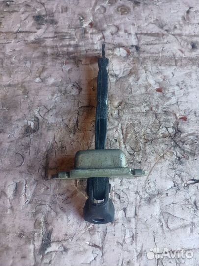 Ограничитель двери задний левый Lifan Solano