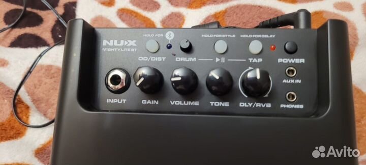 Портативный комбоусилитель Nux mighty lite bt