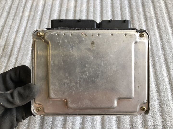 Блок управления двигателем на Audi A6 C5 2.5 TDI